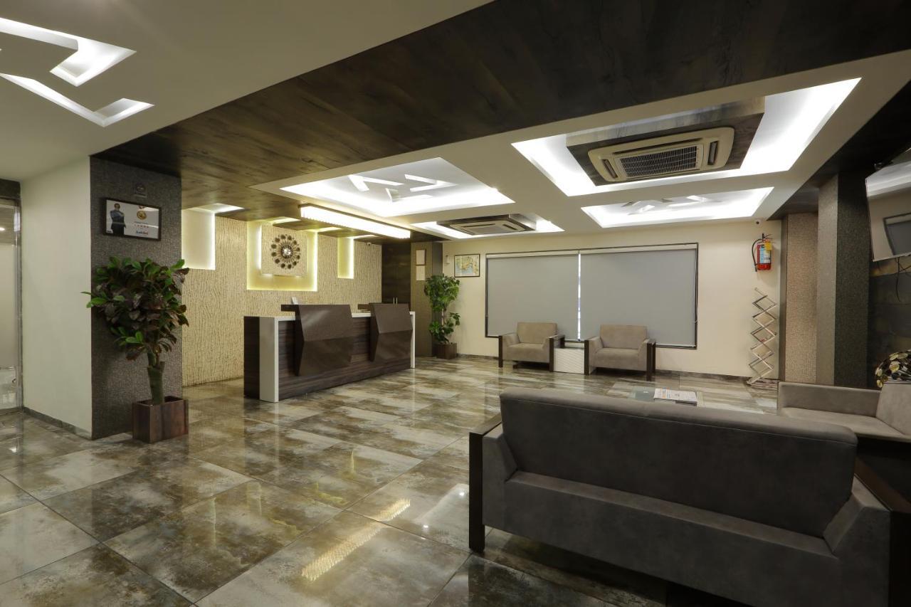 Hotel Unity Ahmedabad Bagian luar foto