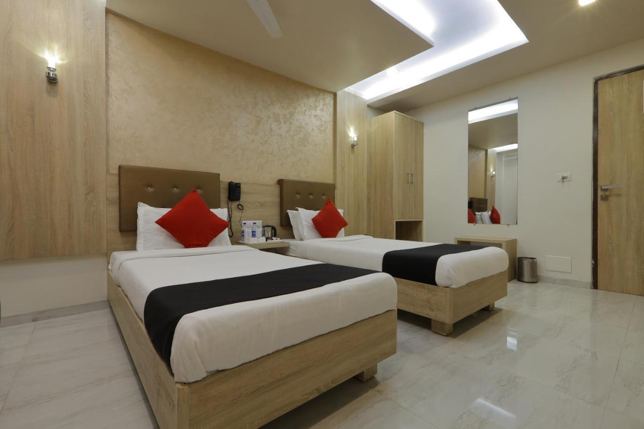 Hotel Unity Ahmedabad Bagian luar foto