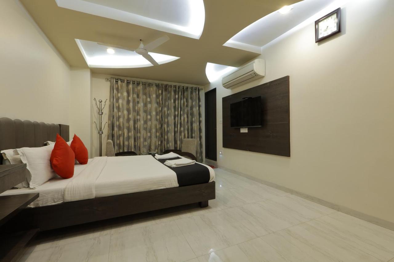Hotel Unity Ahmedabad Bagian luar foto