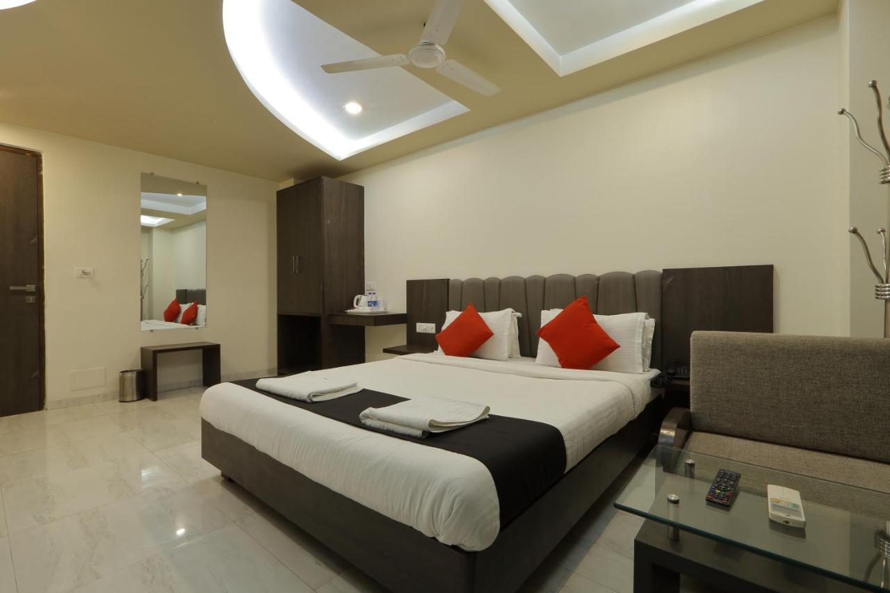 Hotel Unity Ahmedabad Bagian luar foto