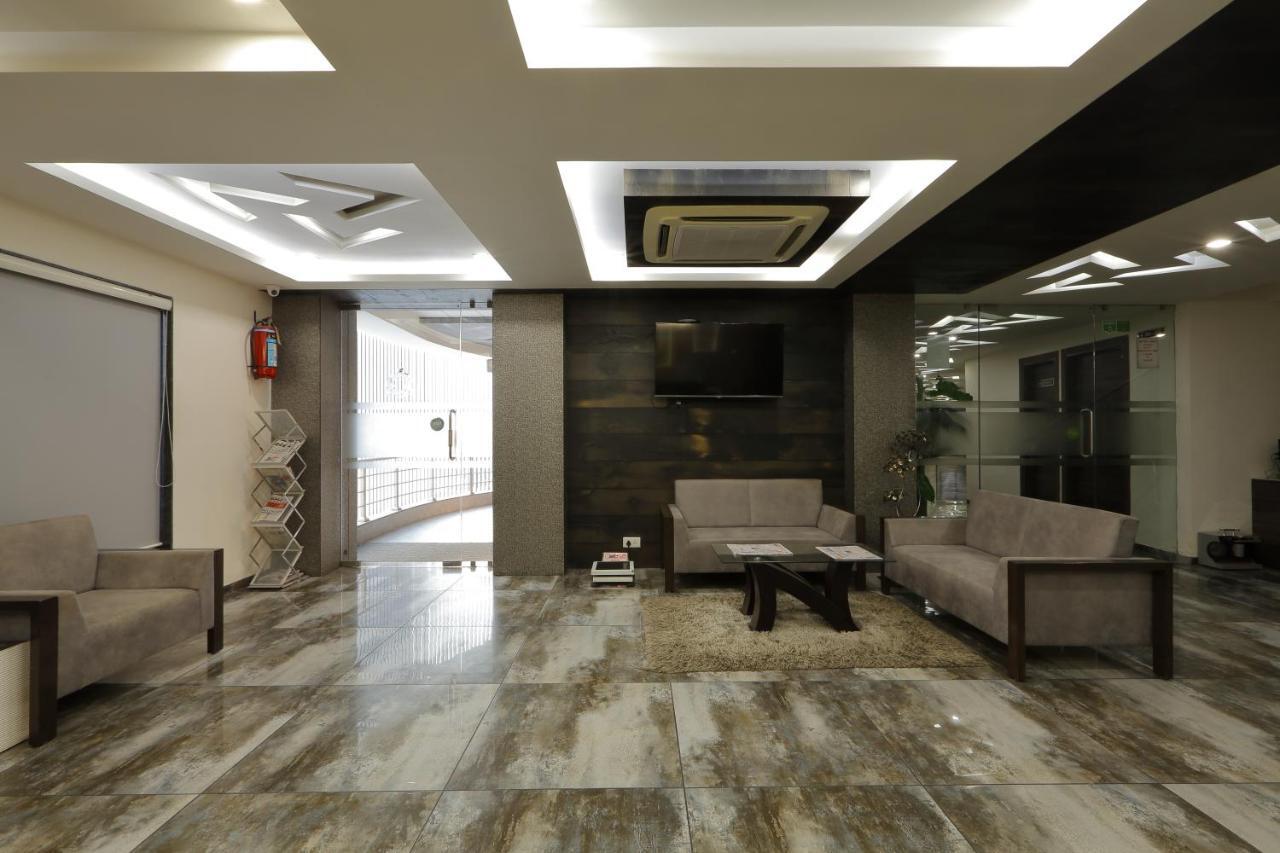 Hotel Unity Ahmedabad Bagian luar foto