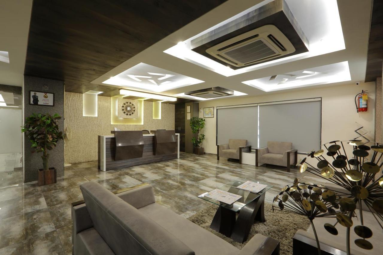 Hotel Unity Ahmedabad Bagian luar foto