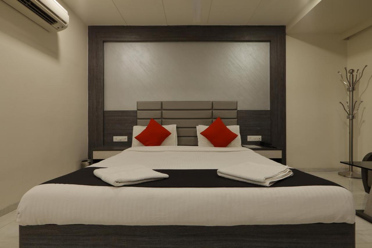 Hotel Unity Ahmedabad Bagian luar foto