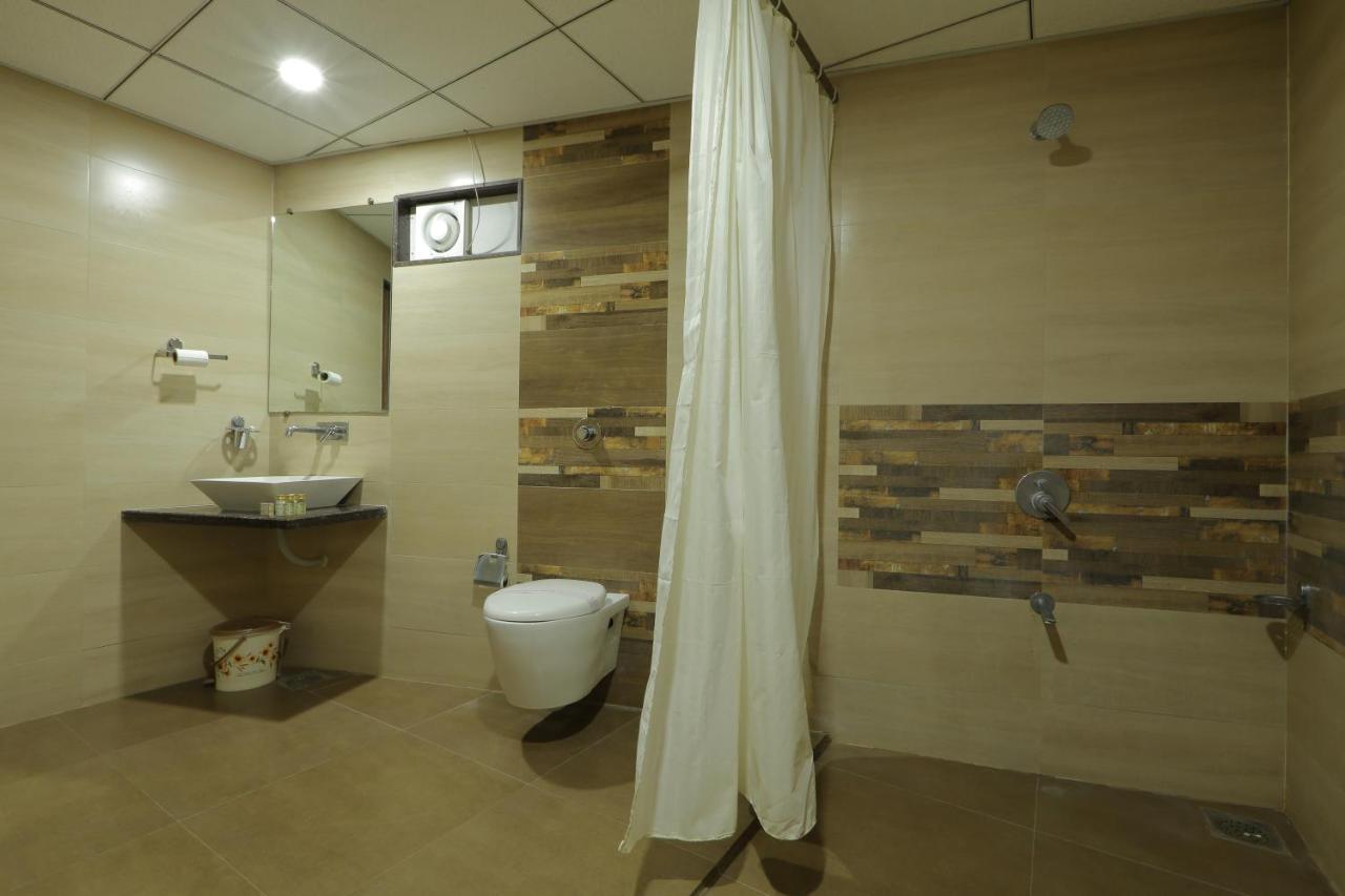 Hotel Unity Ahmedabad Bagian luar foto