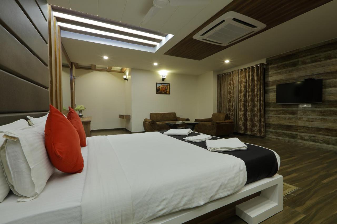 Hotel Unity Ahmedabad Bagian luar foto