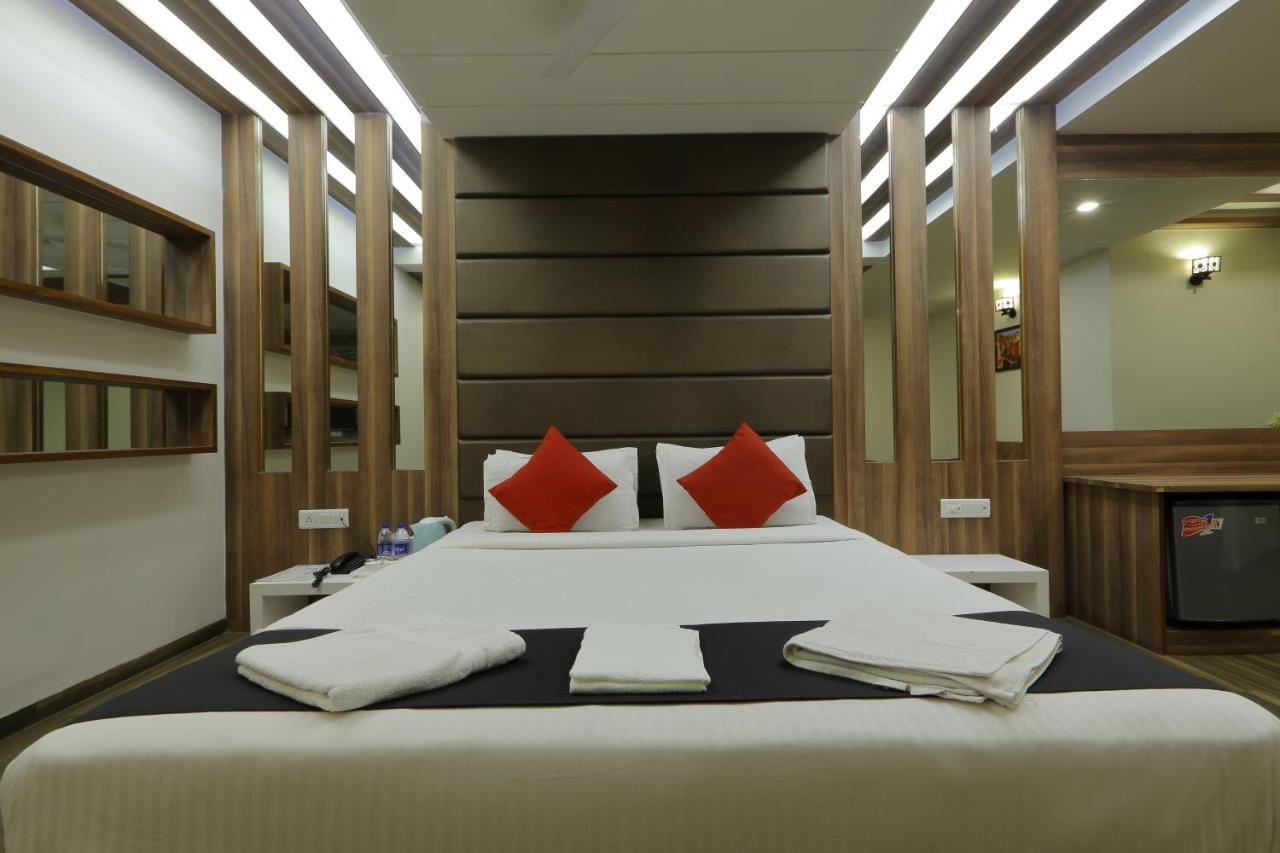 Hotel Unity Ahmedabad Bagian luar foto